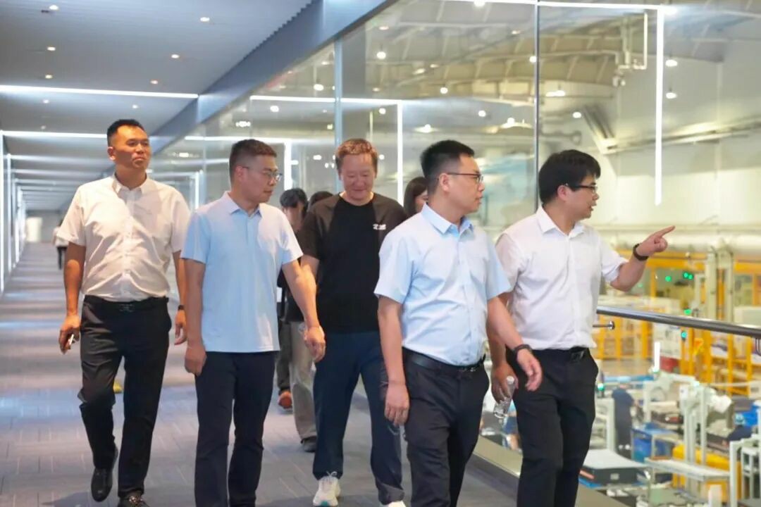 4吨级无人轻卡下线，宇通轻卡携手九识智能重构城配无人运力
